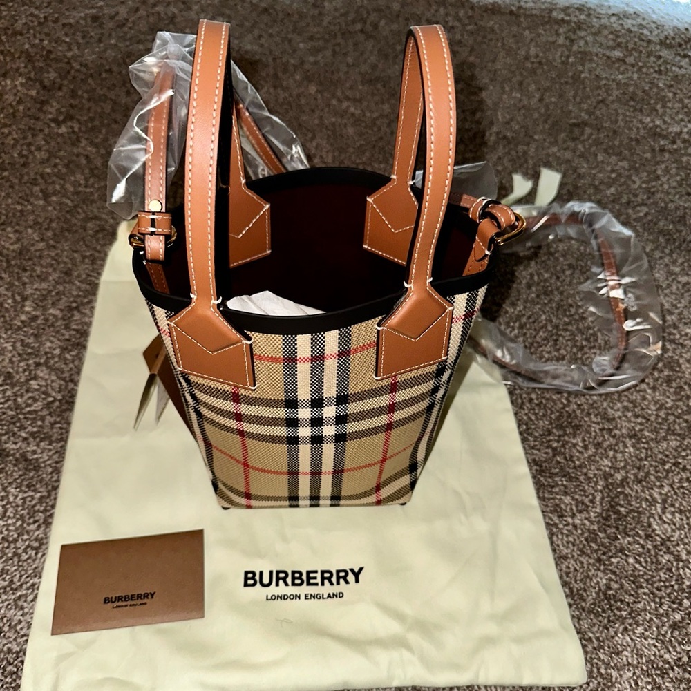 Authentic Brand New Never Used Burberry Crossbody